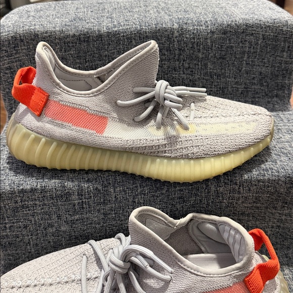 adidas gazelle silver green womens Yeezy Boost 350 V2 'Tail Light'  Prsnlplg